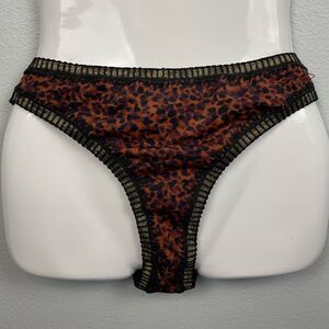 NWT Platinum High Waisted Crochet Trim Bikini Bottoms Size L